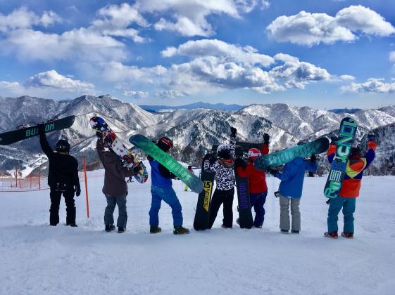 屋馬燒肉崇德店【內外場計時人員】時薪215-255元/一段班