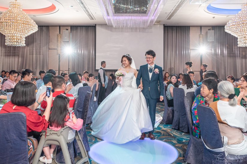 徵喜宴主桌服務人員