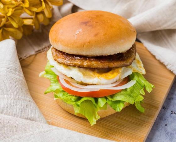 地點：鹿港。平日/假日人員。彈性排班。早餐店誠徵工作夥伴。無經驗可