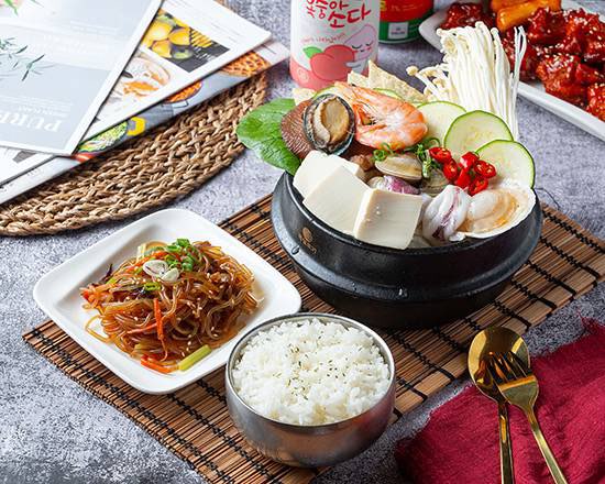 徵長期外場人員（假日須可配合上班)