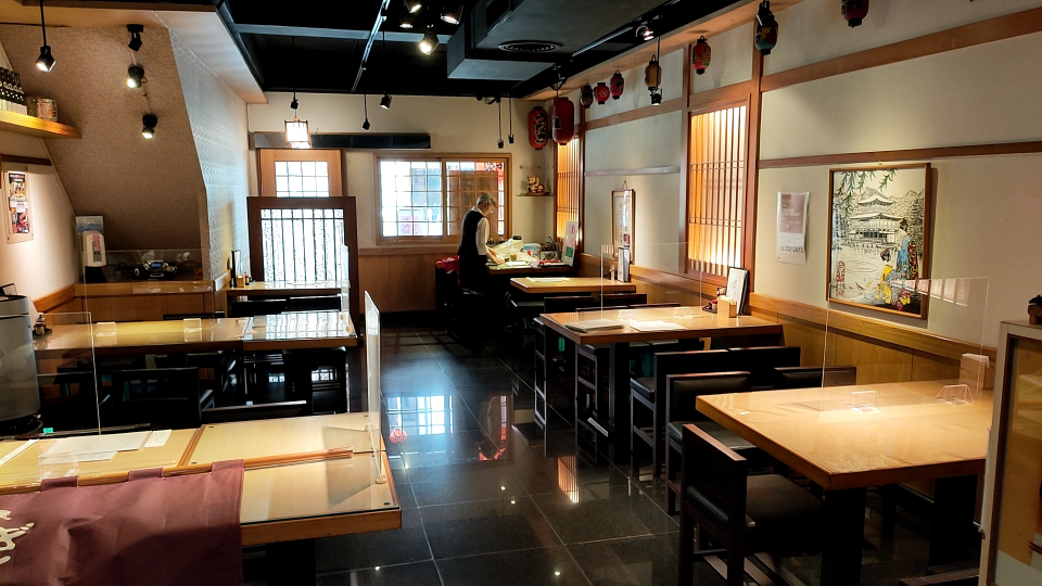 梅子日本料理鰻魚屋- 外場服務人員