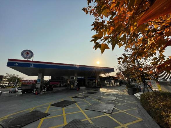 誠徵加油員（工作內容：加油、洗車、多角化商品與咖啡銷售、環境整潔維護）