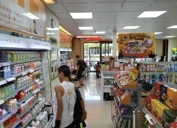 🏪全家金豹店，徵小夜班