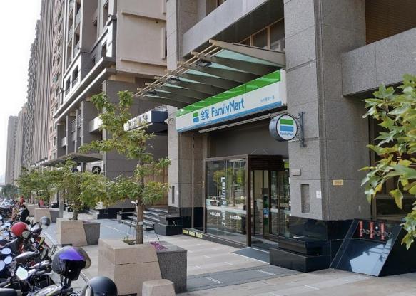 🏪全家金豹店，徵小夜班