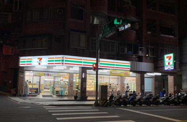 早班、中班門市人員