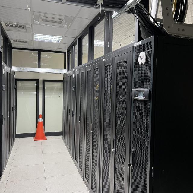 配管、網路配線，網點佈線，WiFi分享器安裝、硬體設備安裝（無經驗可）