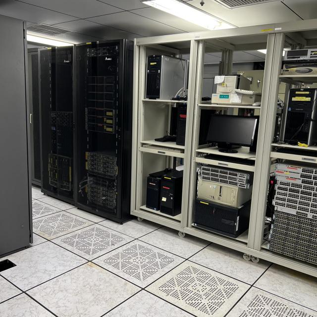 配管、網路配線，網點佈線，WiFi分享器安裝、硬體設備安裝（無經驗可）