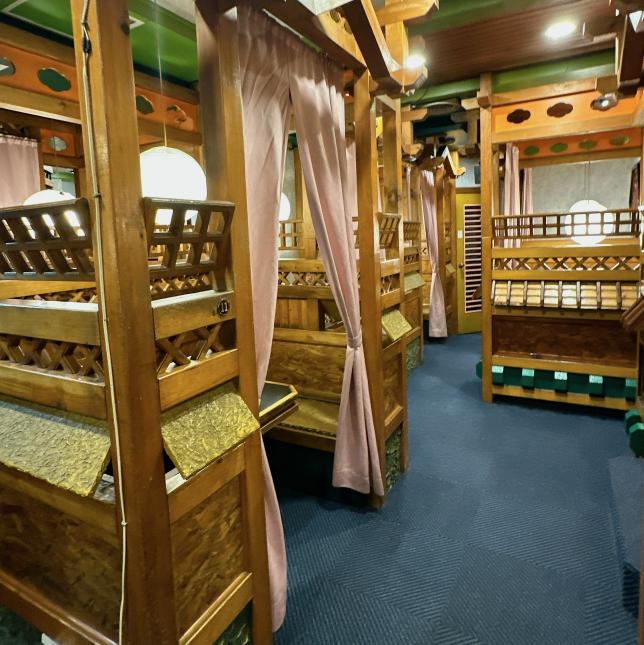 假日早班外場服務生