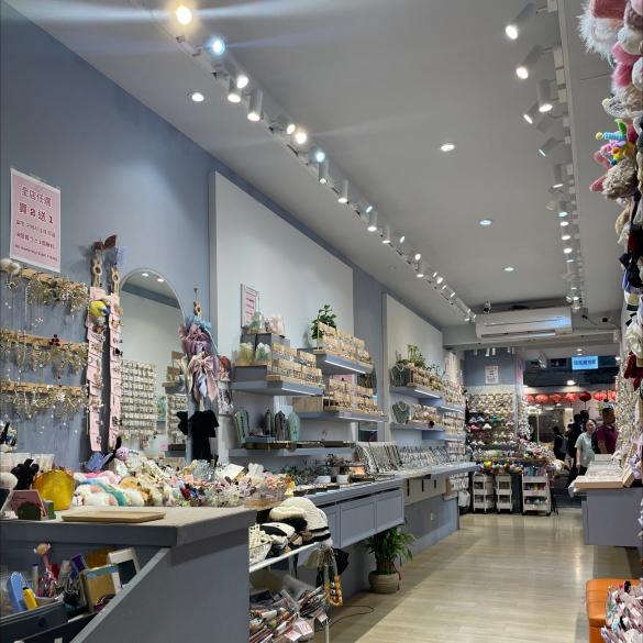 早、中、晚班工讀。營業時間10:00-24:00 早晚輪班 有長短班 最長8小時 最短4小時 可以配合再投履歷