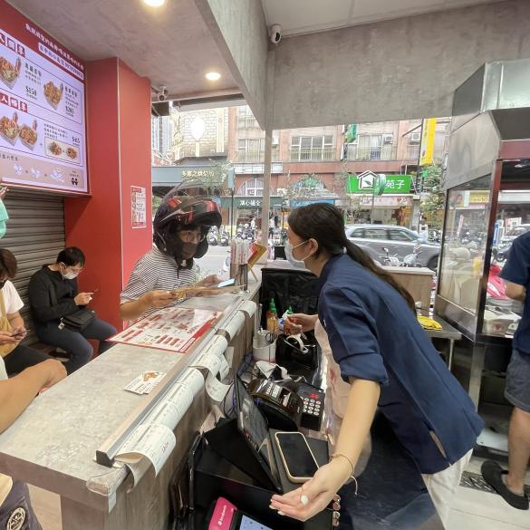 一起炒出團隊的溫度｜曾氏福建炒麵｜台中向心南店 招募夥伴中