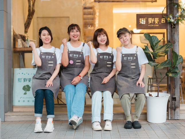 內場兼職人員｜野餐日台中學士店🍱