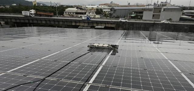 太陽能模組清洗人員