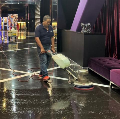 誠徵清洗水塔、洗地打蠟、環境消毒人員