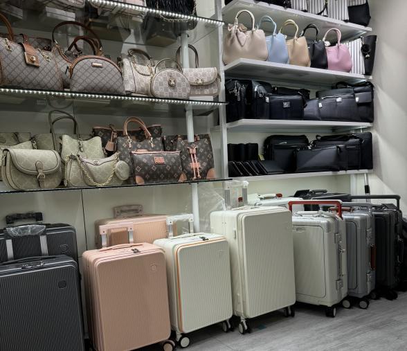 急徵 一中街1516包包店晚班工讀