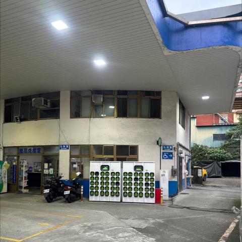 晚班加油員
