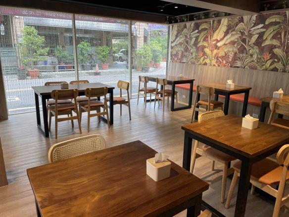 外場晚班服務人員