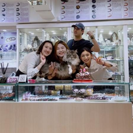 飾品水晶門市人員（西門捷運站1號出口）