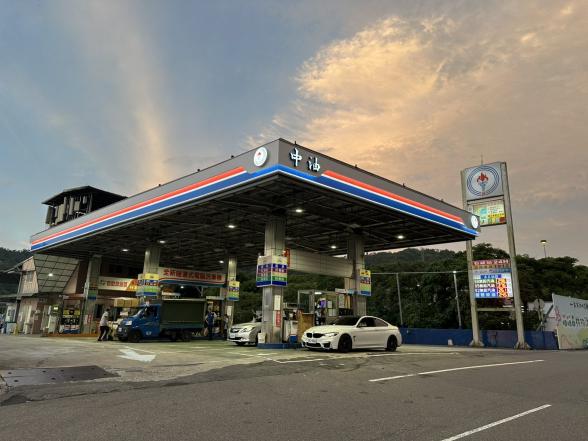 中油 石碇加油站-誠徵儲備夜班加油員(石碇服務區隔壁)