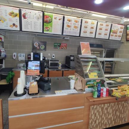 Subway家樂福光明店晚班工讀 享平方店早班