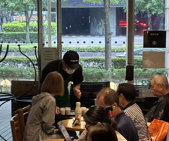 💛🧡 ❤️星巴克美麗華門市(近捷運劍南站）🎡 誠徵熱情活潑、抗壓性高😊(可實習/可上班族兼職、上班時段彈性4-8小時）