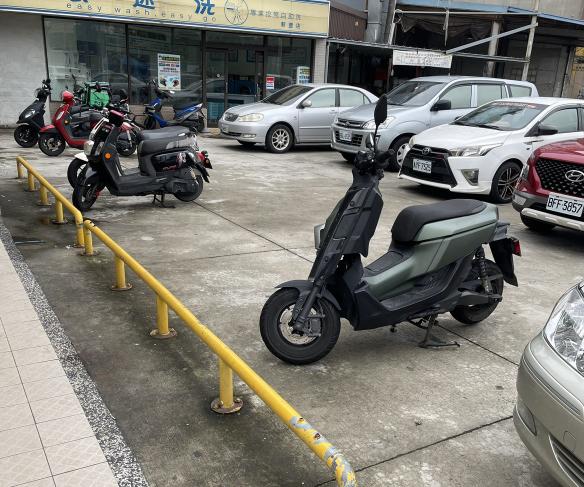 二個早班工讀 兩個大夜工讀