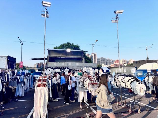 高薪！W5夜市服飾攤徵晚班PT