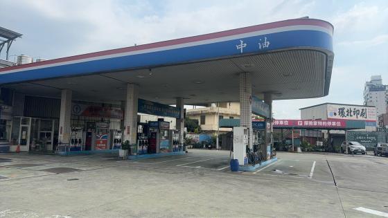 在中原大學旁邊環境最舒適的加油站計時薪打工兼職。為客戶提供加油洗車擦車簡易的勞力服務。