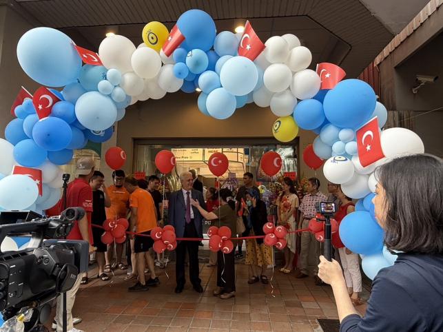 i-doo Pidè 土耳其餐廳 外場收銀人員