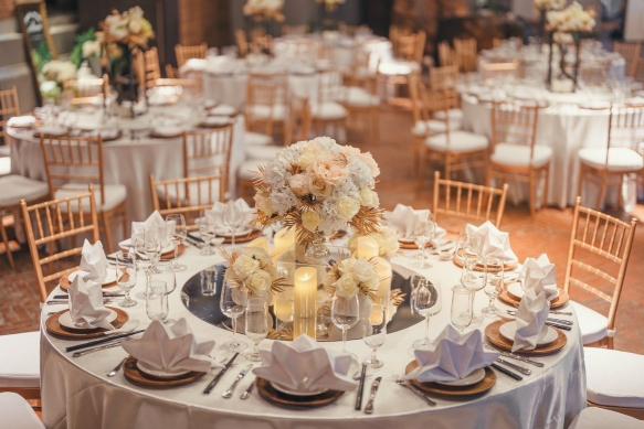 過來最高時薪230、平/假日餐飲兼職服務人員