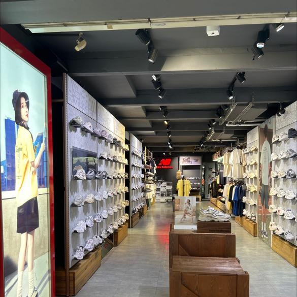 CONVERSE.NEW BALANCE.PUMA誠徵全班人員