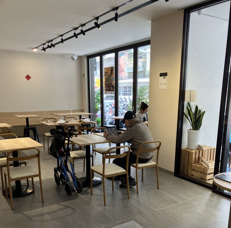 BurgerNow 江子翠 誠徵假日部分工時夥伴