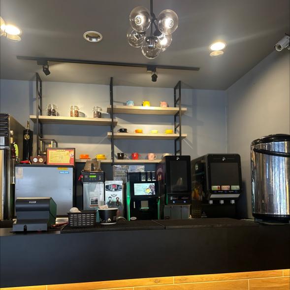 平日早班11.00-15.00外場人員、假日10.30-21.30整天班外人員