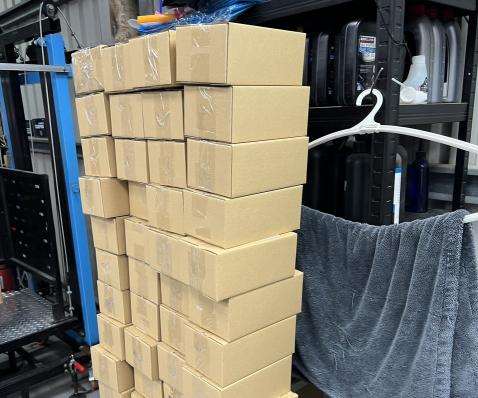 我們是汽車洗車藥水的供應公司，現在要找【工讀助理】 幫我們出貨＋包貨＋搬貨，簡單但實在💪