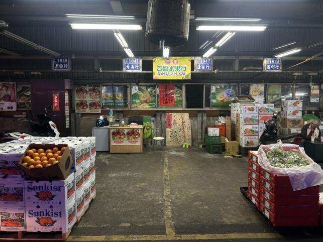 理貨員、銷售員、送貨工（需具備機車駕照）