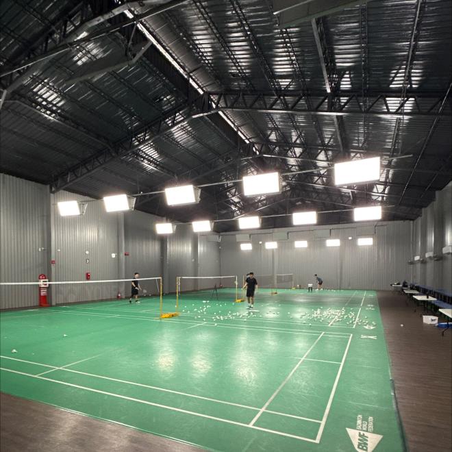 羽球教練需兼店面