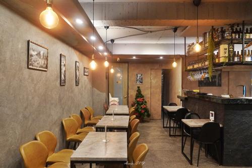 餐酒館晚班外場服務生