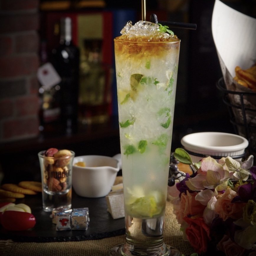 徵餐酒館服務生