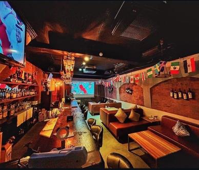 徵餐酒館服務生