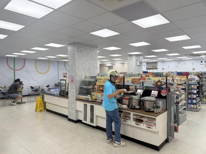 全家便利商店（貴族店）