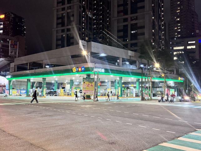 台亞新店中興路站-急徵早、中班服務人員