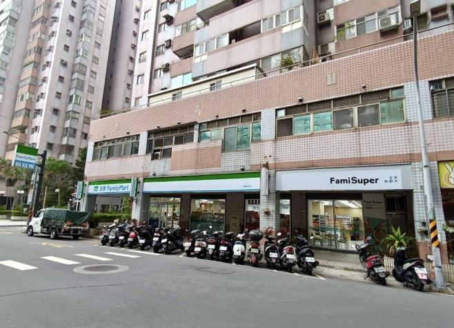 全家便利店（八德區銀和店）