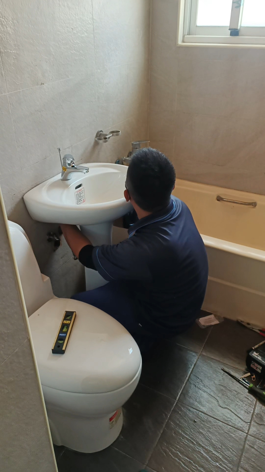 學徒、半技師，師傅