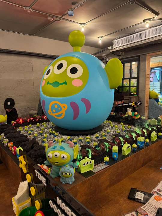 薪220-250，美式餐廳外場工讀夥伴