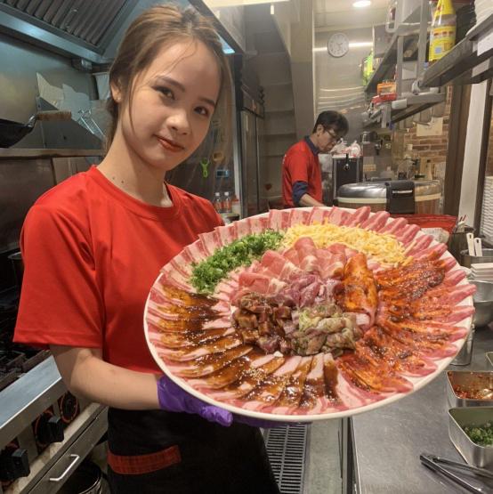 馬太郎燒肉 外場服務人員