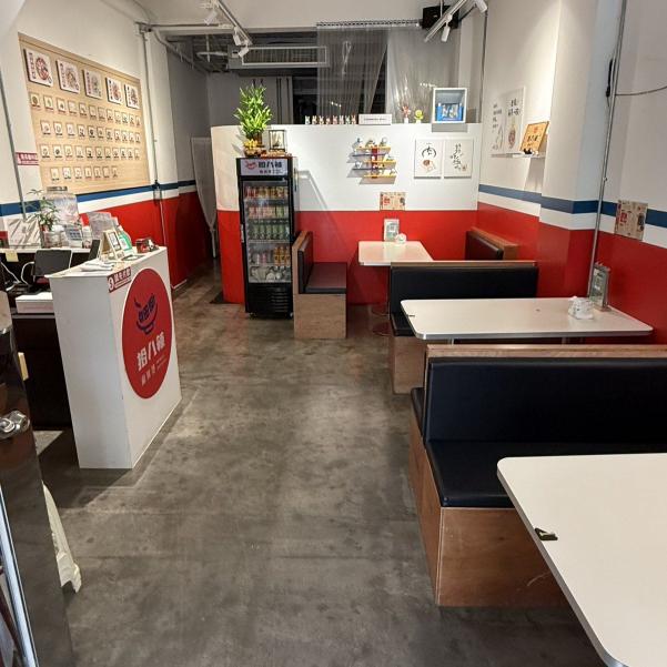 拾八辣麻辣燙，內場兼職人員