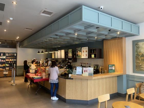 星巴克。鄰近南京復興站中山國中站。☕️時間彈性👏🏻