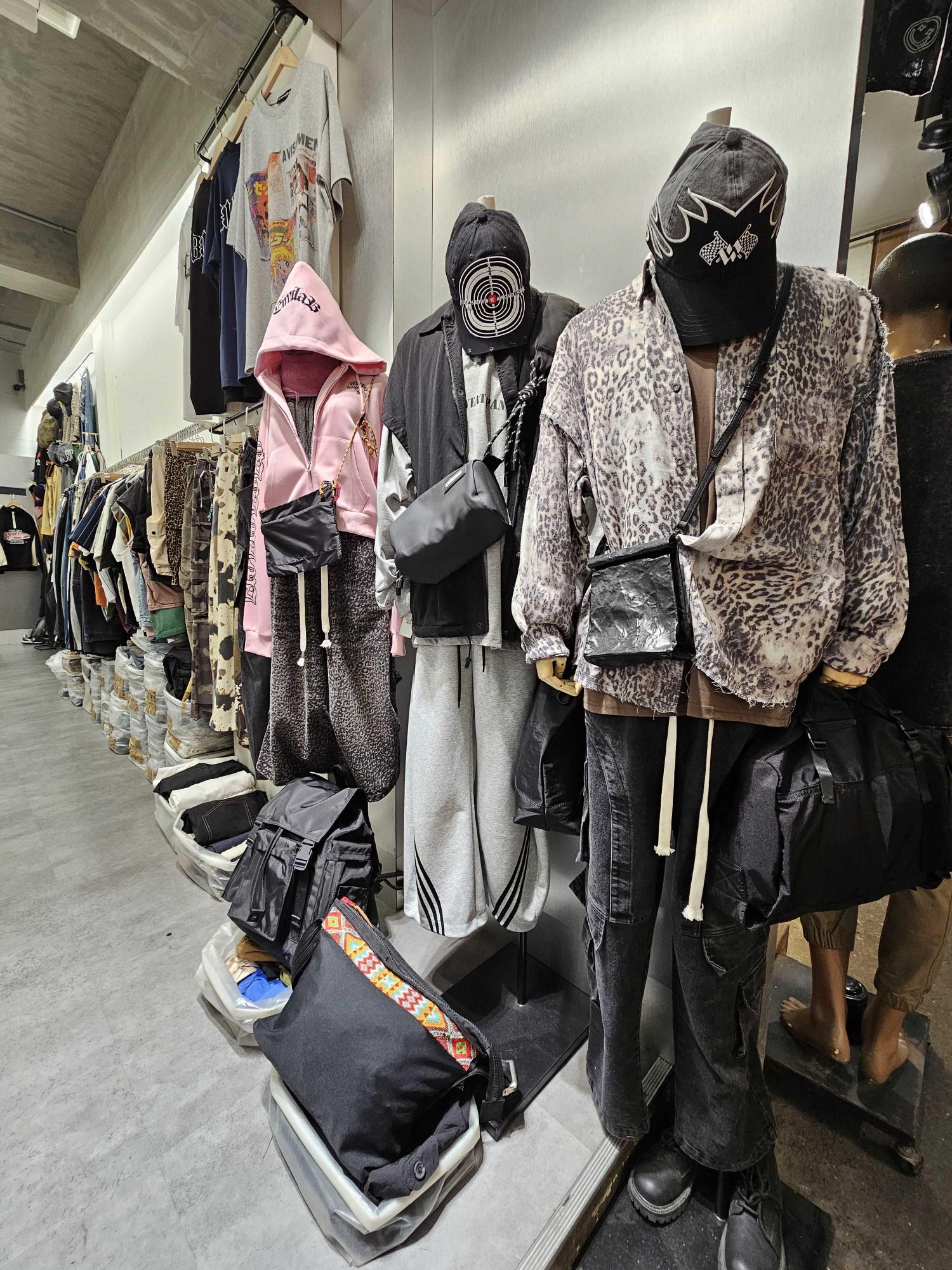 台北潮流中性服飾店 × 五分埔批發零售店