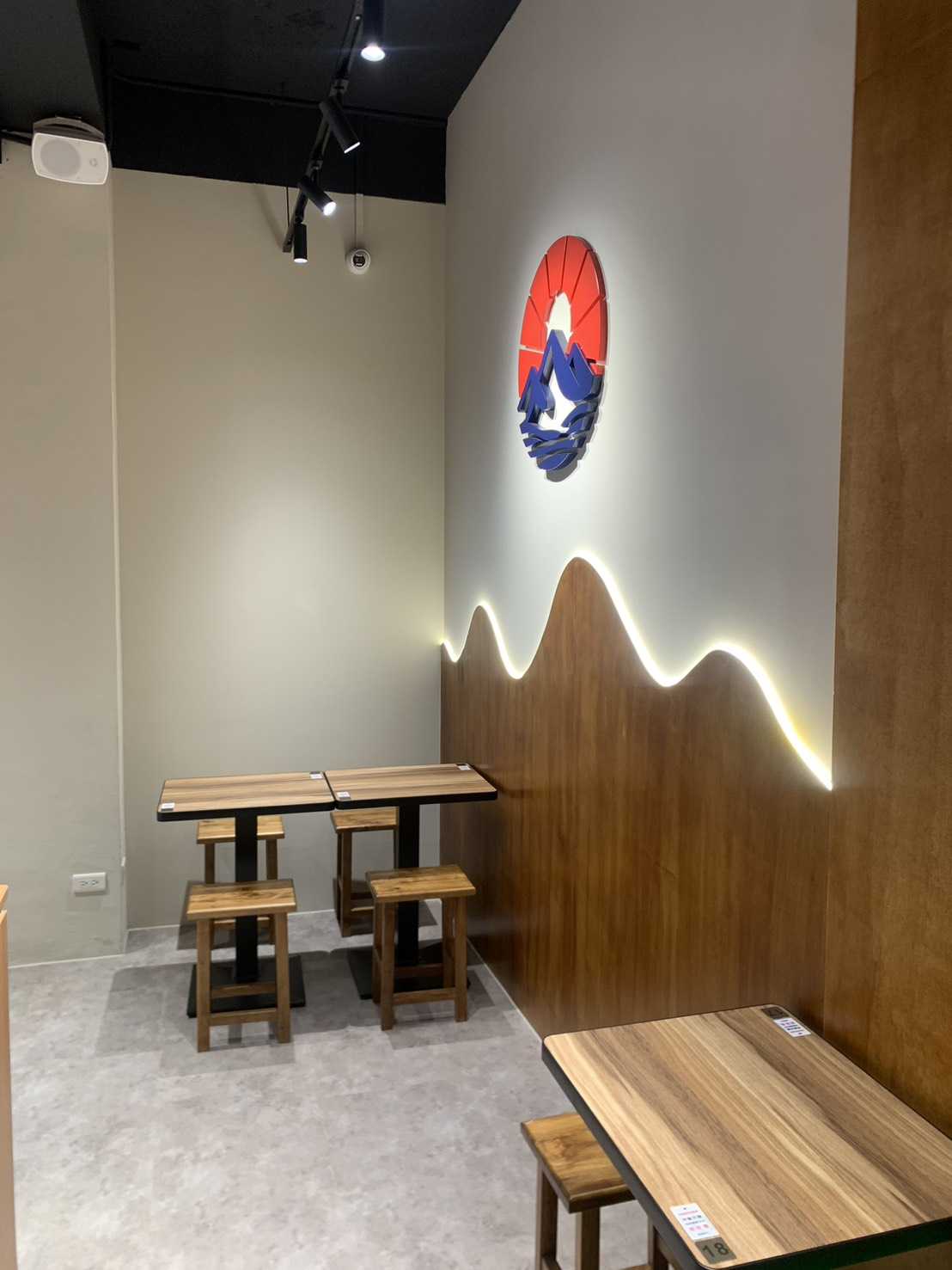 我們在找
認真、好相處、願意一起努力的夥伴