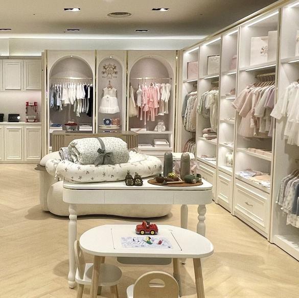 精品童裝專櫃銷售顧問 - OLIVIA YVES 台中新光