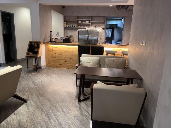 內、外場服務生